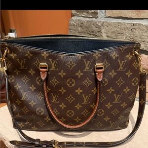 Louis Vuitton mm Pallas Handbag